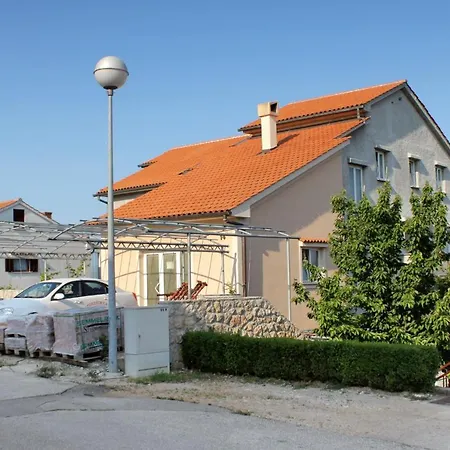 5458b Njivice