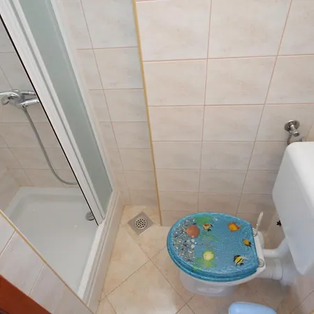 Apartment 5458b *